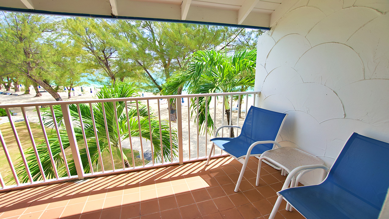 Grand Cayman Villa Rentals, Seven Mile Beach - villa 75 patio