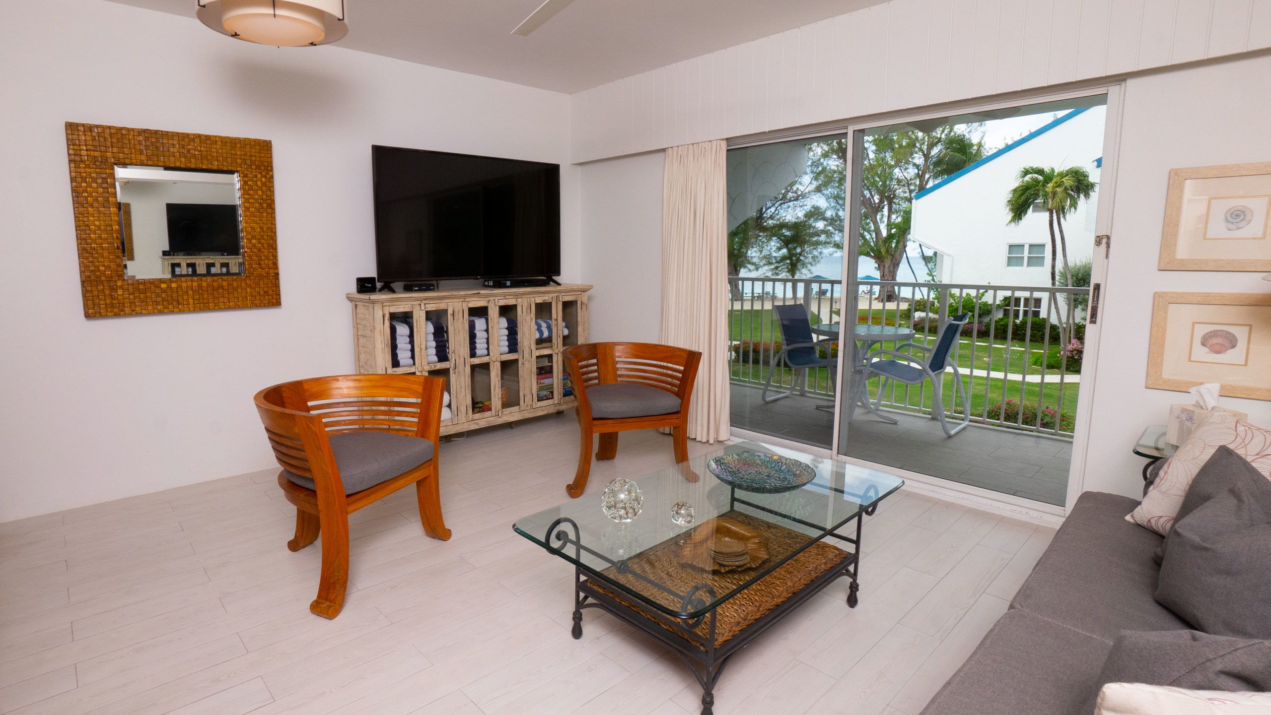 Villas on Seven Mile Beach, Grand Cayman - villa 26 living room