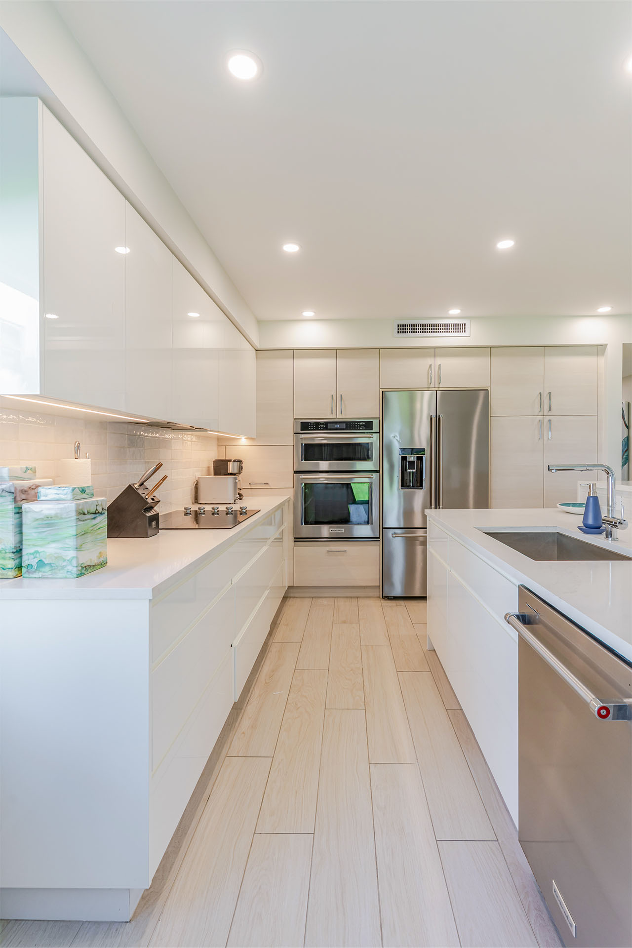 VOG – Unit 33 – 10 – Kitchen