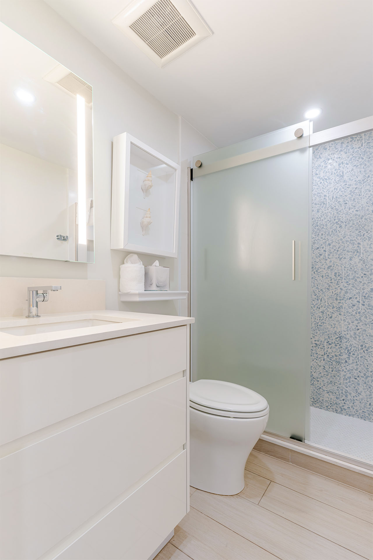 VOG – Unit 33 – 14 – Primary Bath