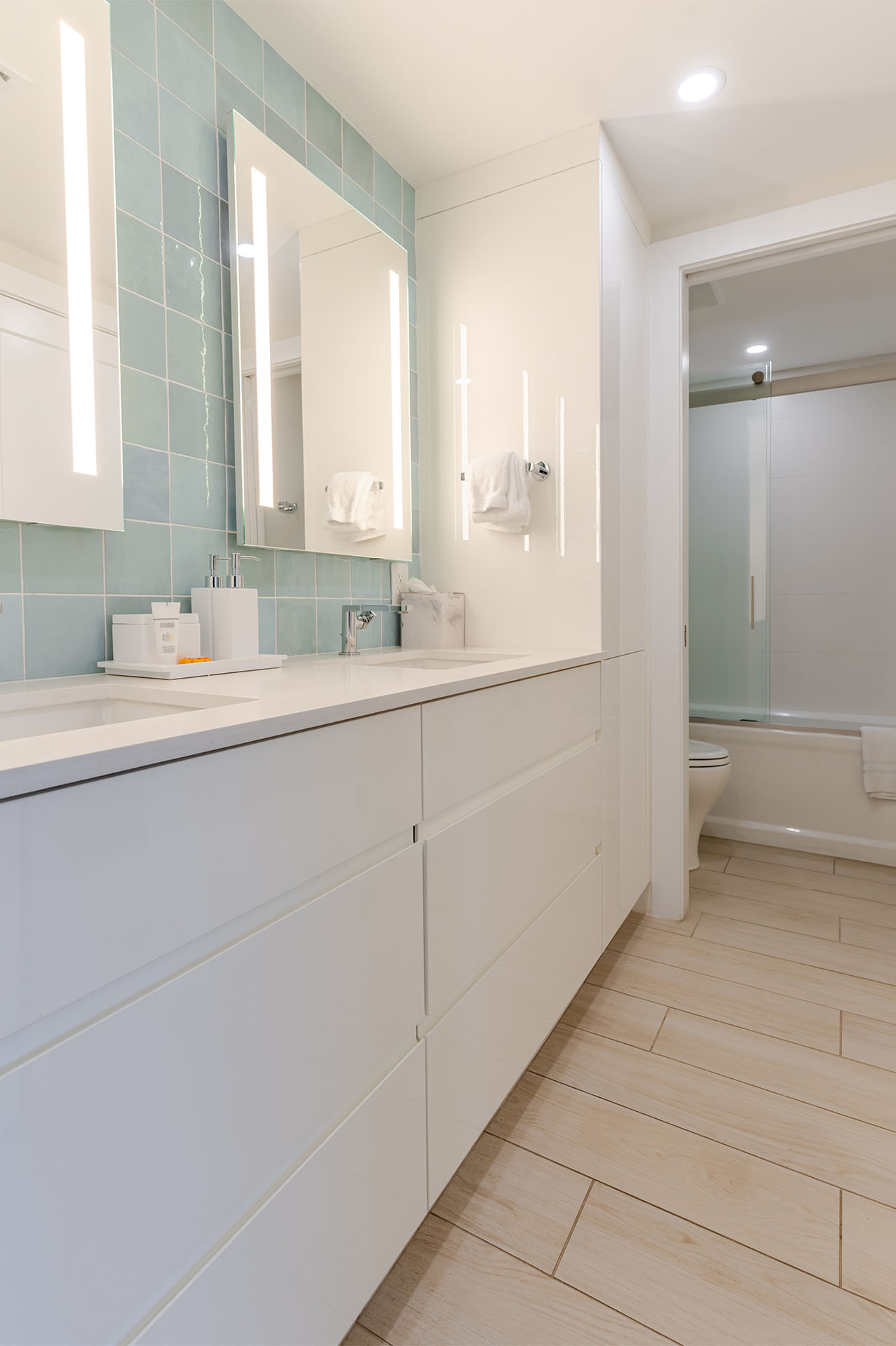 VOG – Unit 33 – 19 – Second Bath