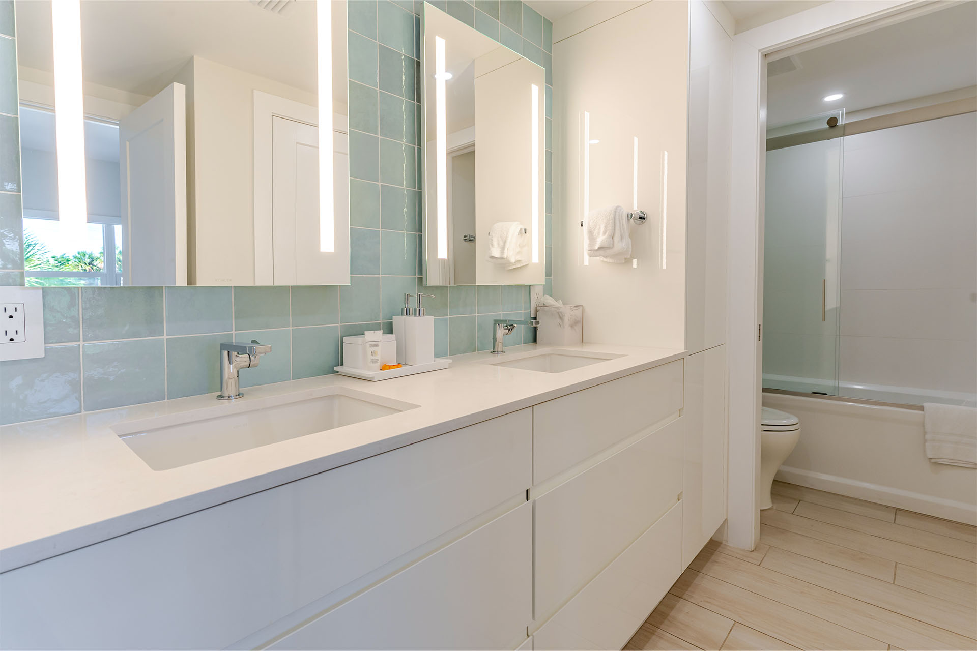 VOG – Unit 33 – 20 – Second Bath