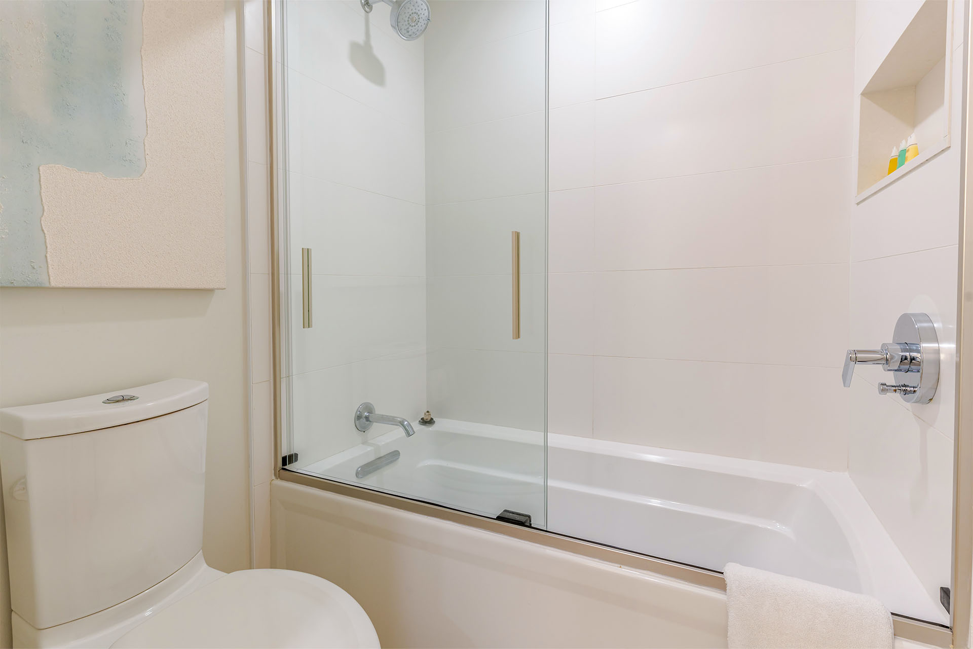 VOG – Unit 33 – 22 – Second Bath