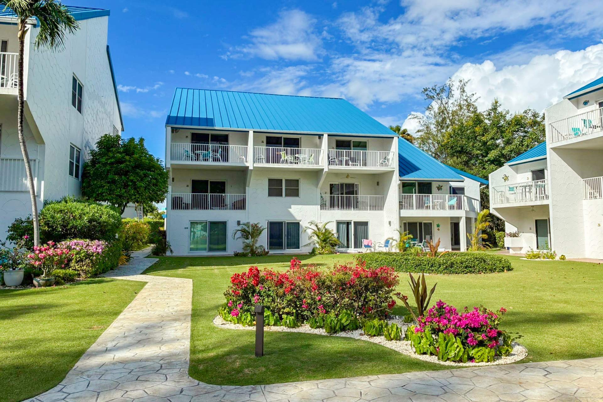 Seven Mile Beach vacation condos